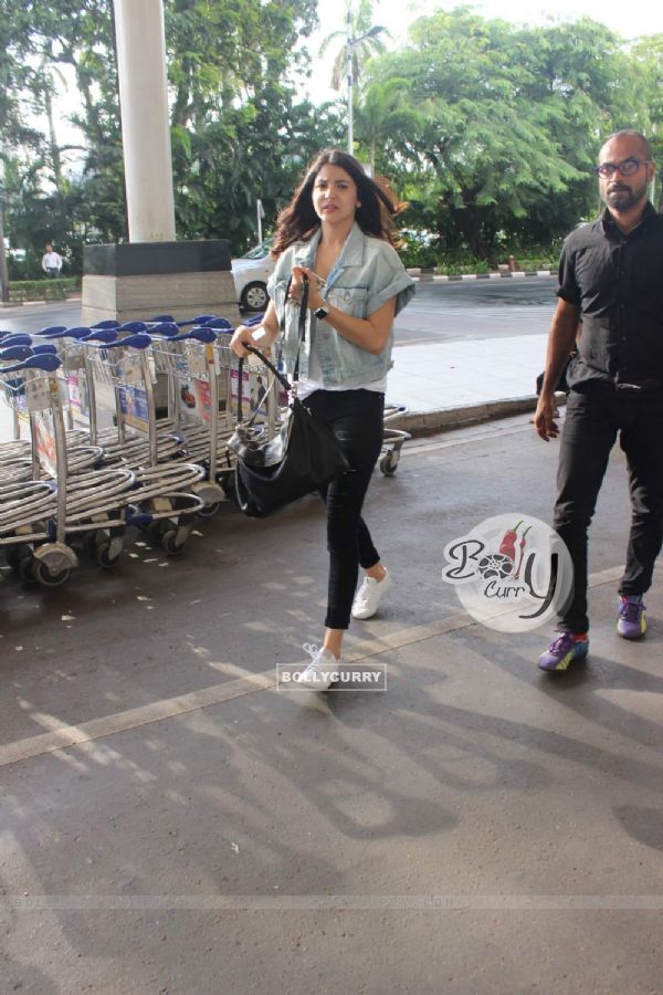 Anushka Sharma Snapped at Airport