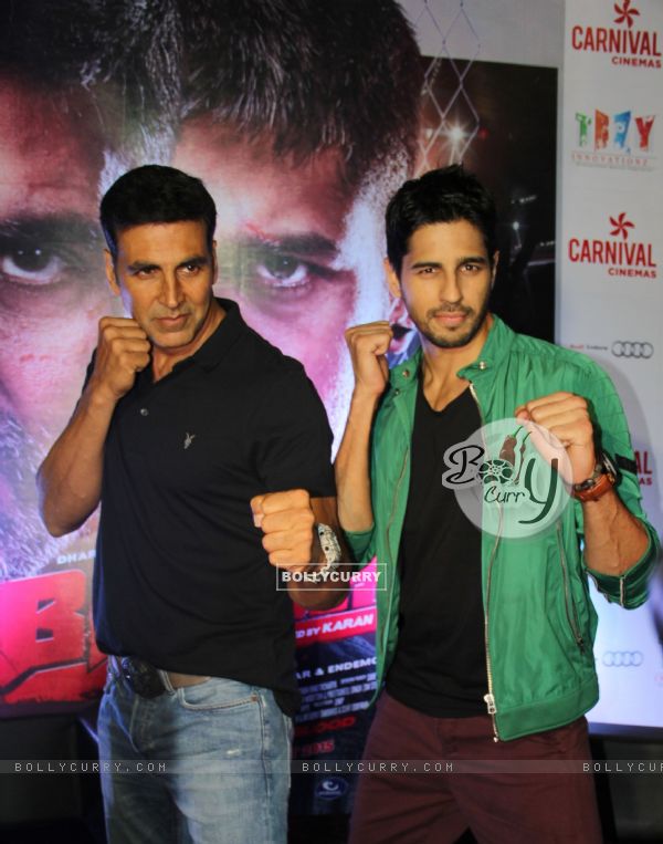 Akshay Kumar and Sidharth Malhotra Promotes Brothers at Carnival Cinemas,Indore