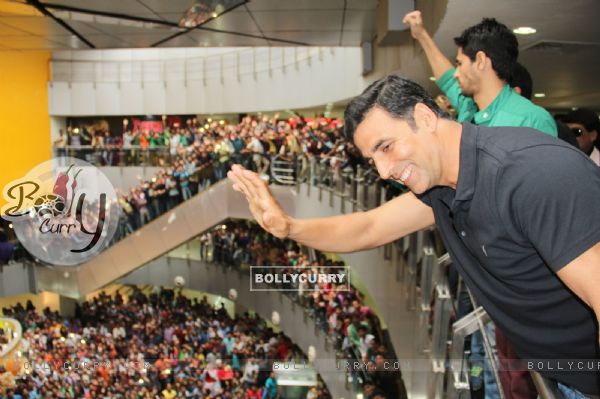 Crowd Gathered at Carnival Cinemas, Indore During Promotions of Brothers (373127)