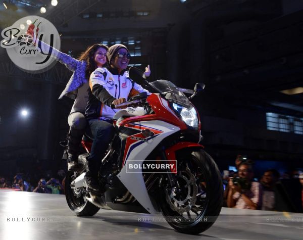 Taapsee and Akshay Rides Honda CBR 650F at the Launch