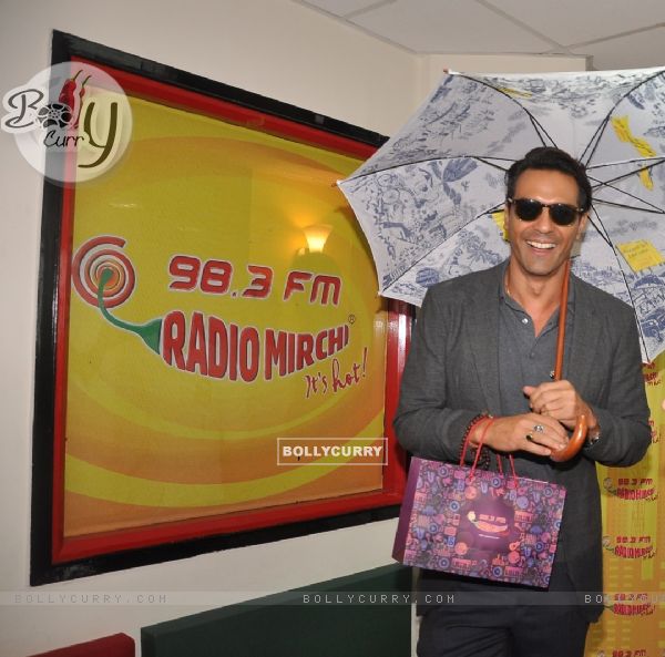 Hot and Handsome Arjun Rampal Visted Radio Mirchi