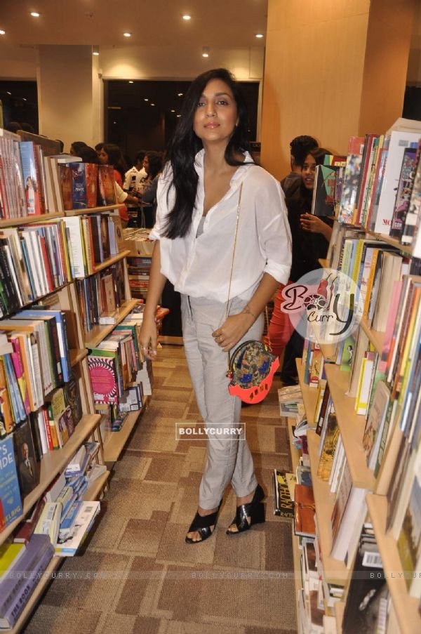 Shveta Salve poses for the media at the Book Launch of 'The Lazy Girl's Guide to Being Fit'