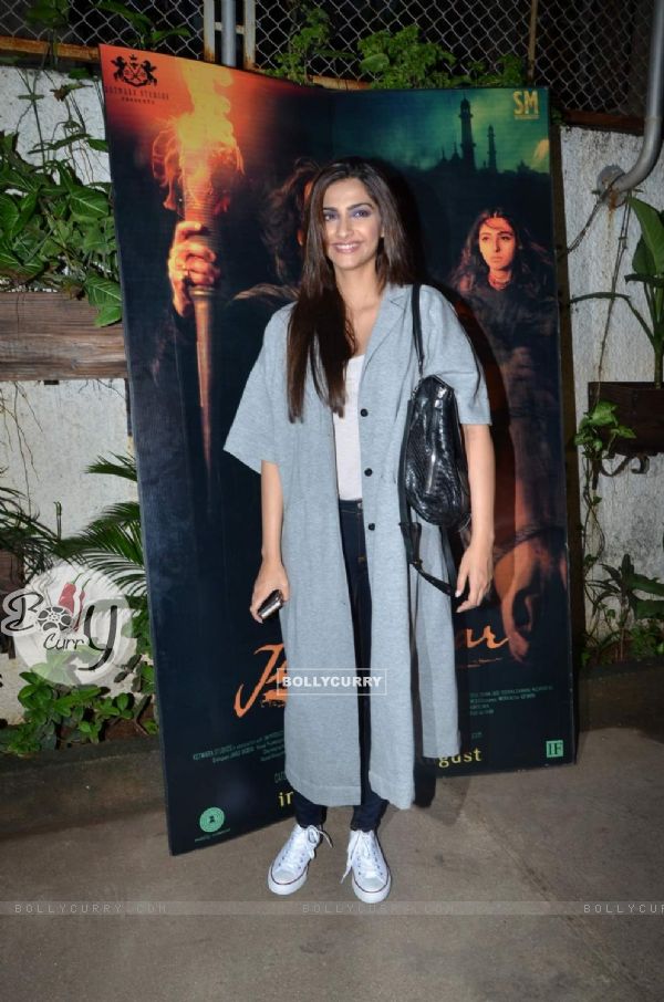 Sonam Kapoor at Screening of Jaanisaar (373737)