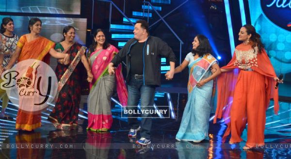 Rishi Kapoor Dances During Promotions of All is Well on Indian Idol Junior