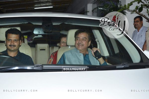 Shatrughan Sinha and Poonam Sinha at Special Screening of Brothers (374549)