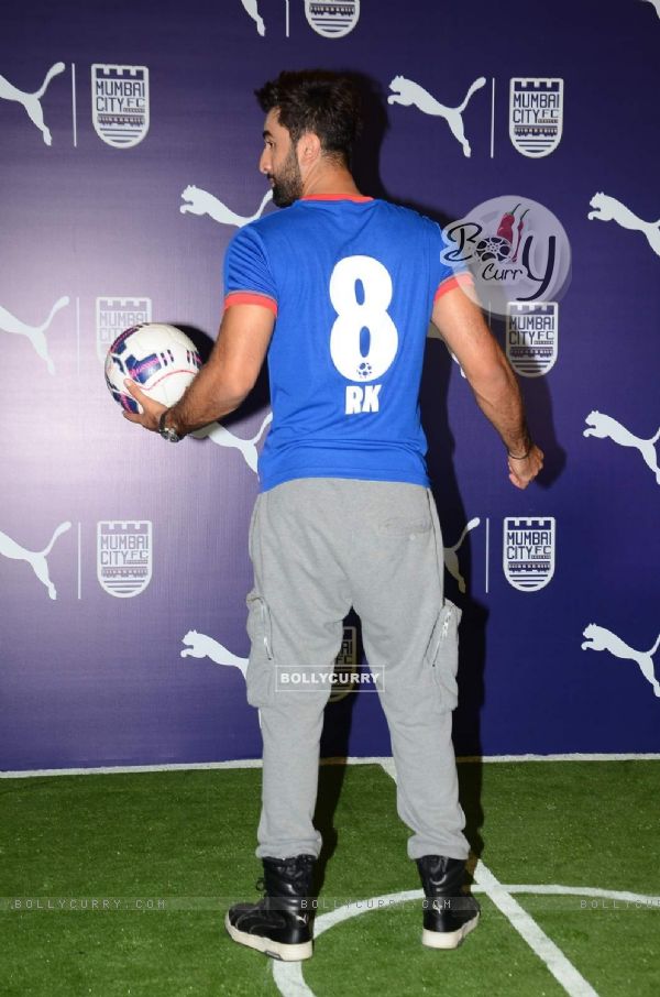 Ranbir Kapoor Shows his Tee at Mumbai FC Tee Launch