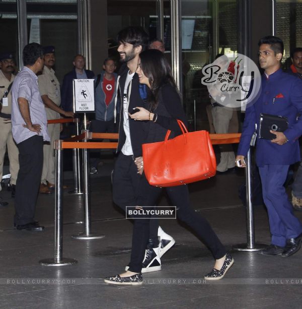 Shahid Kapoor and Mira Rajput Kapoor Returns From Their Honeymoon