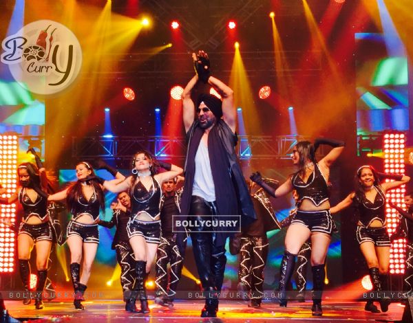 Akshay Kumar Performs at a Show in America