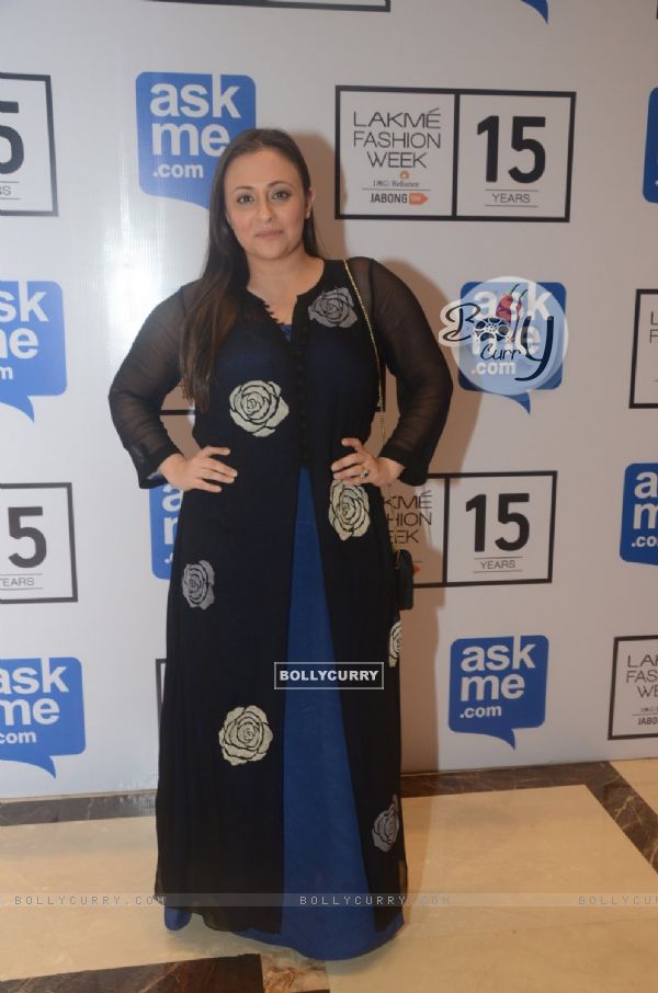 Avantika Malik poses for the media at Lakme Fashion Week Day 4