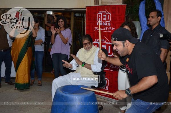 Amitabh Bachchan at Dharavi Band Live Performance Organised by Red FM