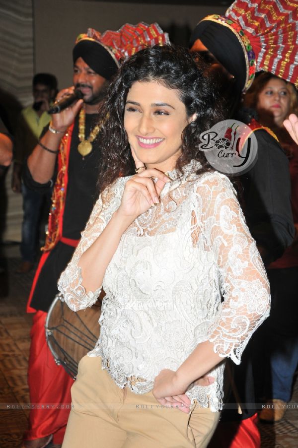 Ragini Khanna at Grand Premiere of  'Sumit Sambhal Lega'