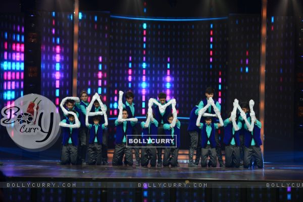 'SALMAN' Promotes Hero at Dance Plus (376904)