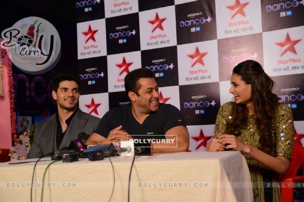 Salman Khan, Sooraj Panchol and Athiya Shetty for Promotions of Hero on Dance Plus