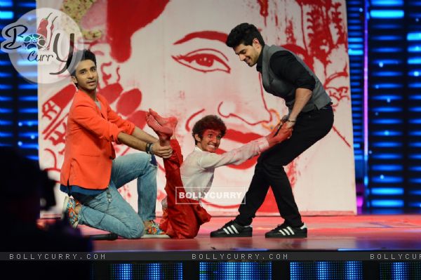 Sooraj Pancholi Performs With Raghav Juyal During Promotions of Hero at Dance Plus