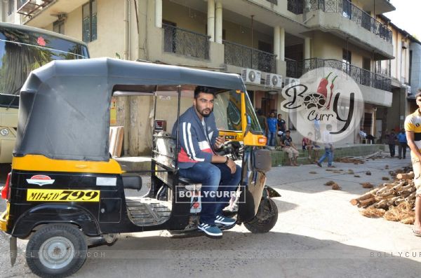 Arjun Kapoor Takes A Rickshaw Ride During a Shoot for Flying Machine