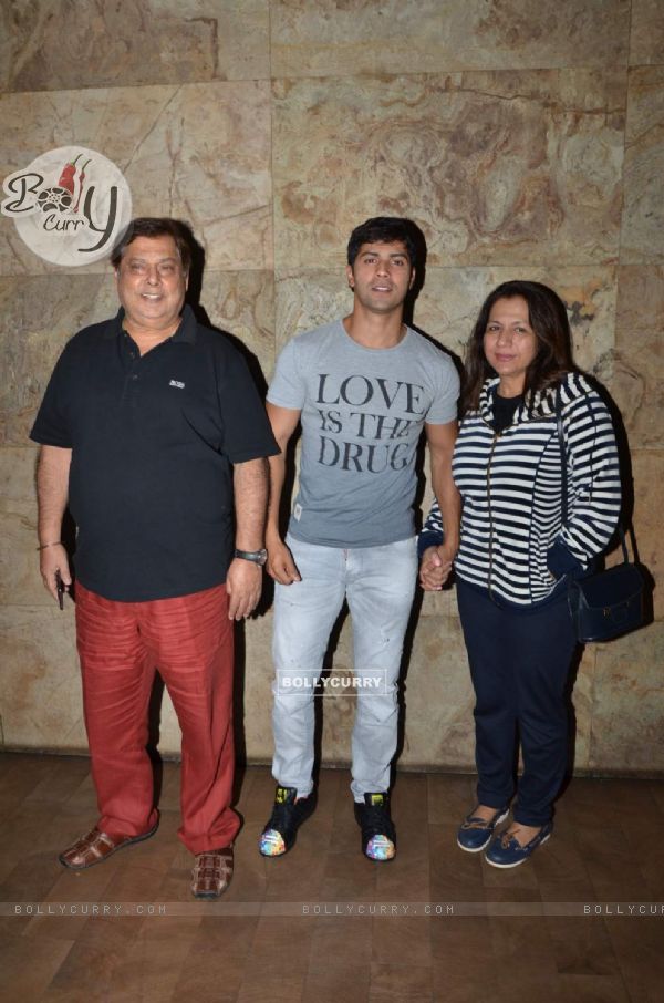David Dhawan, Varun Dhawan and His Mother at Screening of Welcome Back
