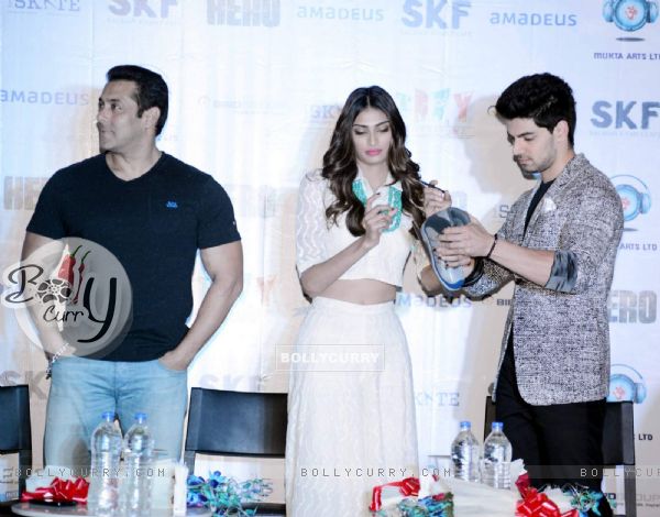 Salman Khan, Athiya and Sooraj Signs the Shoe During the Press Meet of 'Hero' in Gurgaon (377268)