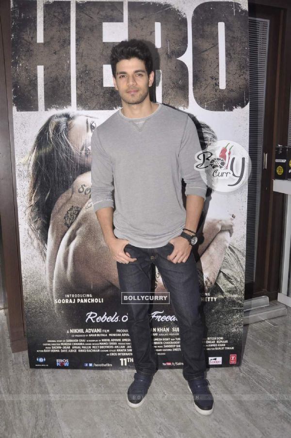 Sooraj Pancholi for Promotions of Hero at Gold's Gym (377516)