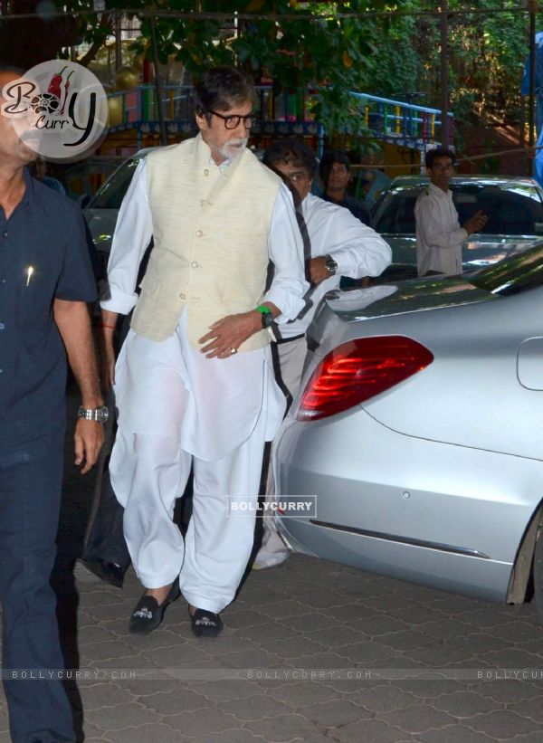 Amitabh Bachchan at Aadesh Shrivastava's Prayer Meet