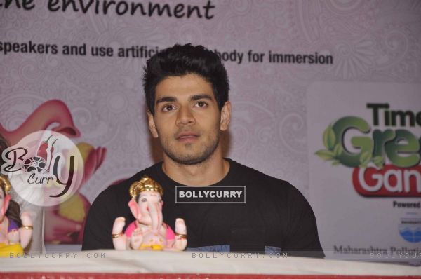 Sooraj Pancholi at Green Ganesh Pandal