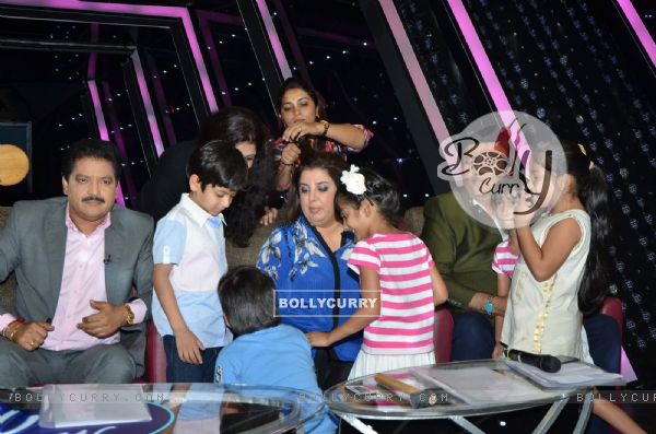Udit Narayan, Farah Khan and Anu Malik at Indian Idol Special Episode |  Farah Khan Event Photo Gallery | 378202