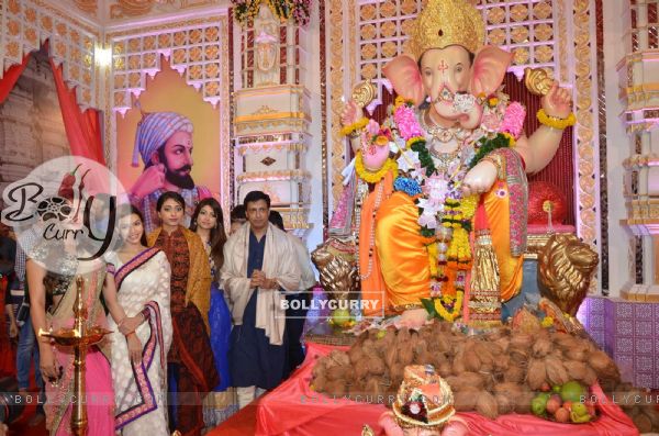 Ruhi Singh, Kyra Dutt, Satarupa Pyne, Akanksha Puri and Madhur Celebrates Ganeshotsav (378261)