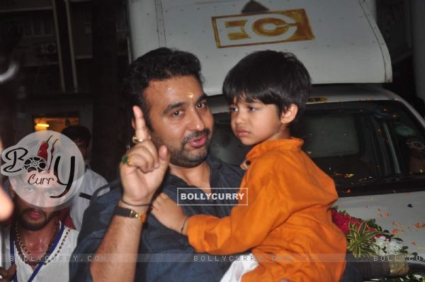 Raj Kundra With His Son During Ganpati Visarjan!
