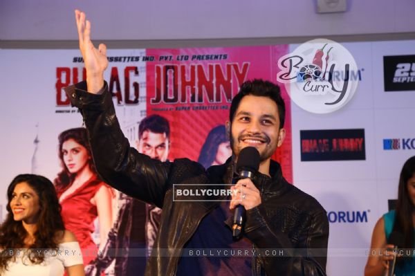 Kunal Khemu and Zoa Morani During Promotions of Bhaag Johnny in Korum Mall