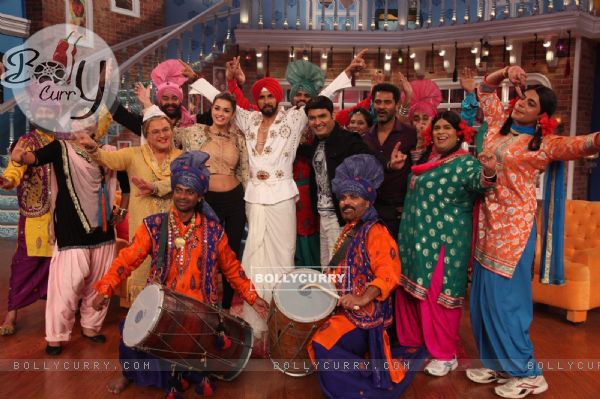 Akshay Kumar and Amy Jackson for Promotions of Singh is Bling on Comedy Nights With Kapil (379361)