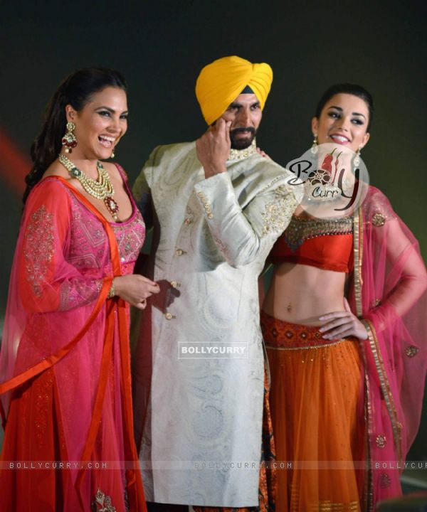 The Singh Is Bling cast at the Bling Fashion Show (379793)