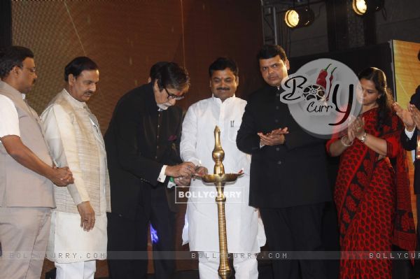 Amitabh Bachchan lights the lamp at the Tourism Press Meet