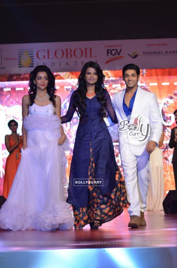 Ruslaan Mumtaz walks the ramp his wife at the Globoil Awards
