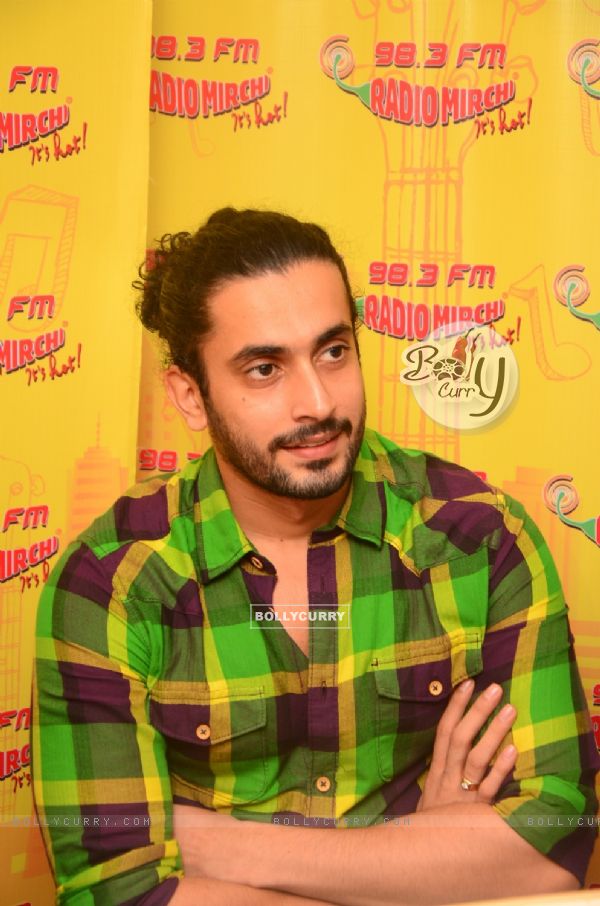 Sunny Singh Nijjar Promotes Pyaar Ka Punchnama 2 at Radio Mirchi