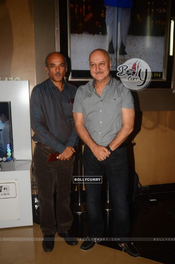 Sooraj Barjatya and Anupam Kher at the Trailer Launch of Prem Ratan Dhan Payo (380129)
