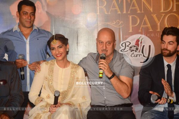 Anupam Kher speaks about Sonam Kapoor at the Trailer Launch of Prem Ratan Dhan Payo (380135)