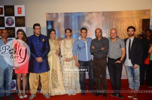 Team poses for the media at the Trailer Launch of Prem Ratan Dhan Payo (380139)