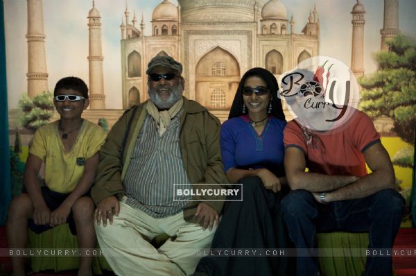 Abhay, Satish and Tannishtha in Road, Movie (38016)