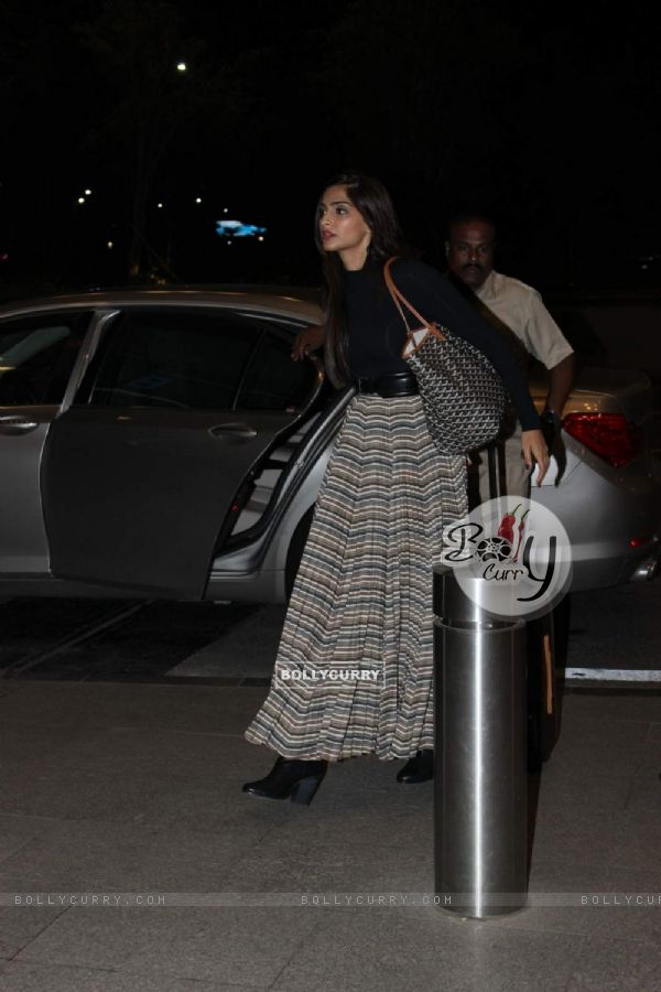 Sonam Kapoor was snapped at Airport