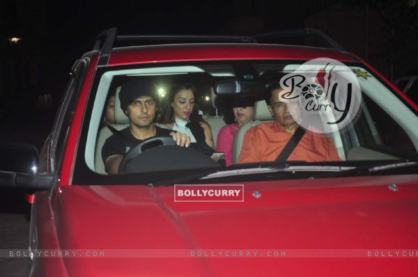 Sonu Nigam with His Family Attends Special Screening of Jazbaa