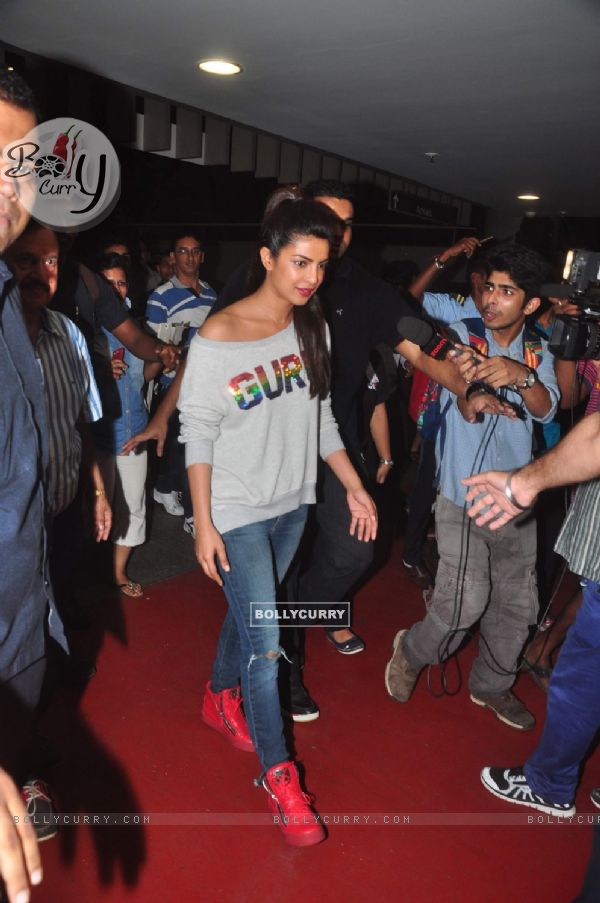 Priyanka Chopra Snapped at Airport