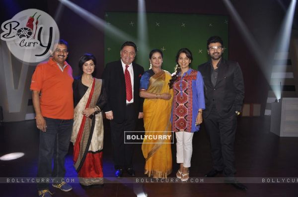 Rishi Kapoor, Divya Dutta, Shabana Azmi, Juhi Chawla and Arya Babbar on the Set of Chalk N Duster