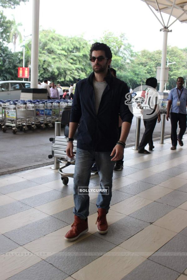 Neil Nitinn Mukesh Snapped at Airport