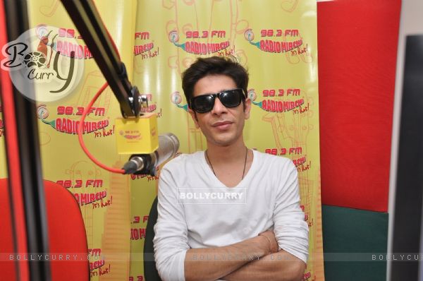Shashank Arora for Promotions of Titli at Radio Mirchi
