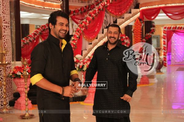 Salman Khan for Promotions of 'PRDP' on the sets of 'KumKum Bhagya' (383764)