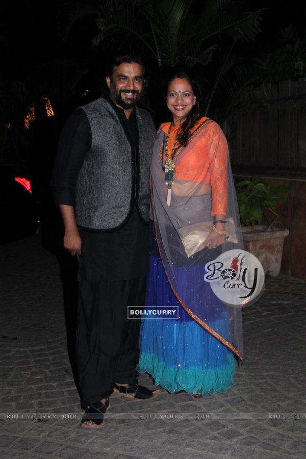 R Madhavan with his Wife at Akshay Kumar's Diwali Bash