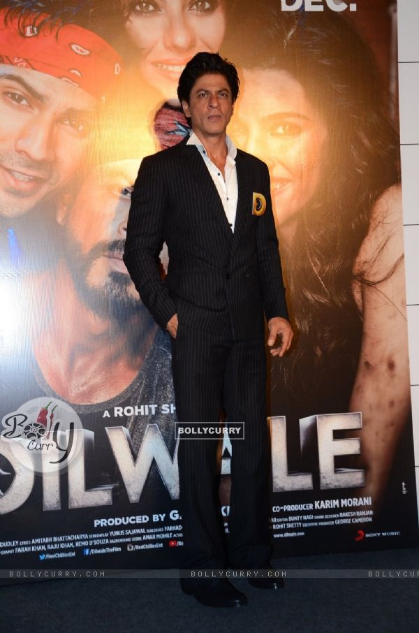 Shah Rukh Khan at Trailer Launch of 'Dilwale' (384049)