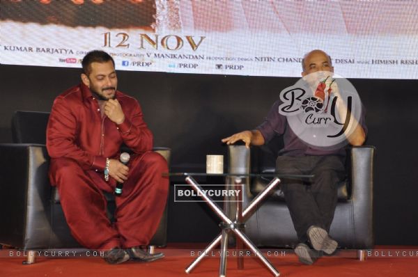 Salman Khan and Sooraj Barjatya at Press Meet of Prem Ratan Dhan Payo