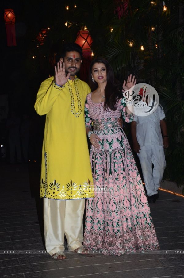 Abhishek and Aishwarya Rai Bachchan at Big B's Diwali Bash