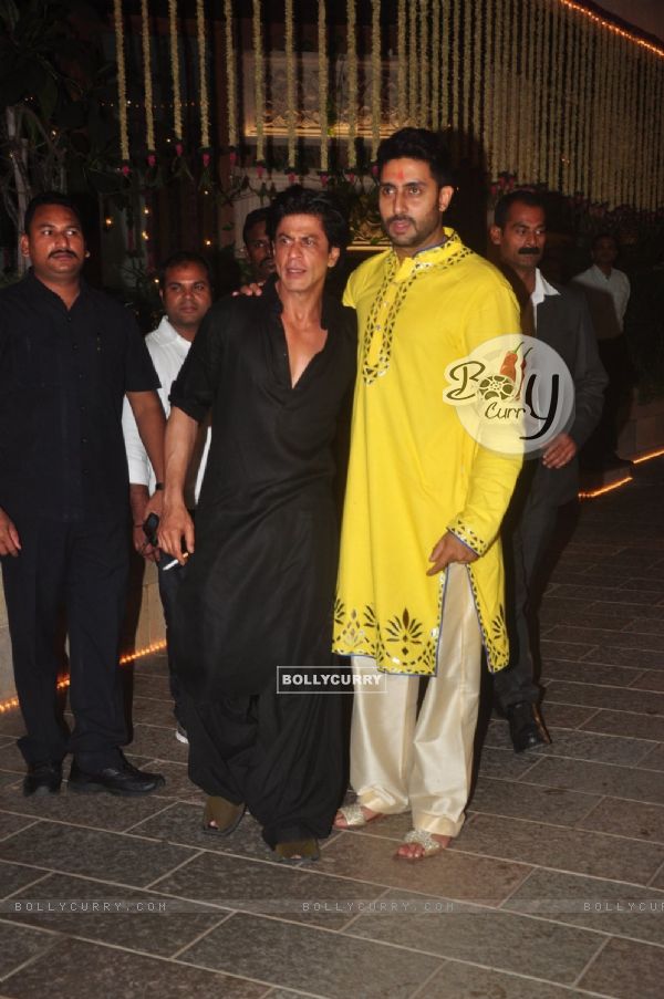 Shah Rukh Khan and Abhishek Bachchan at Big B's Diwali Bash