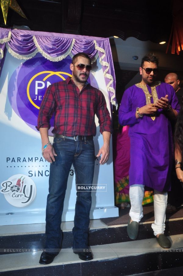 Salman Khan poses for the media at the Launch of P N Gadgil Jewellers new logo